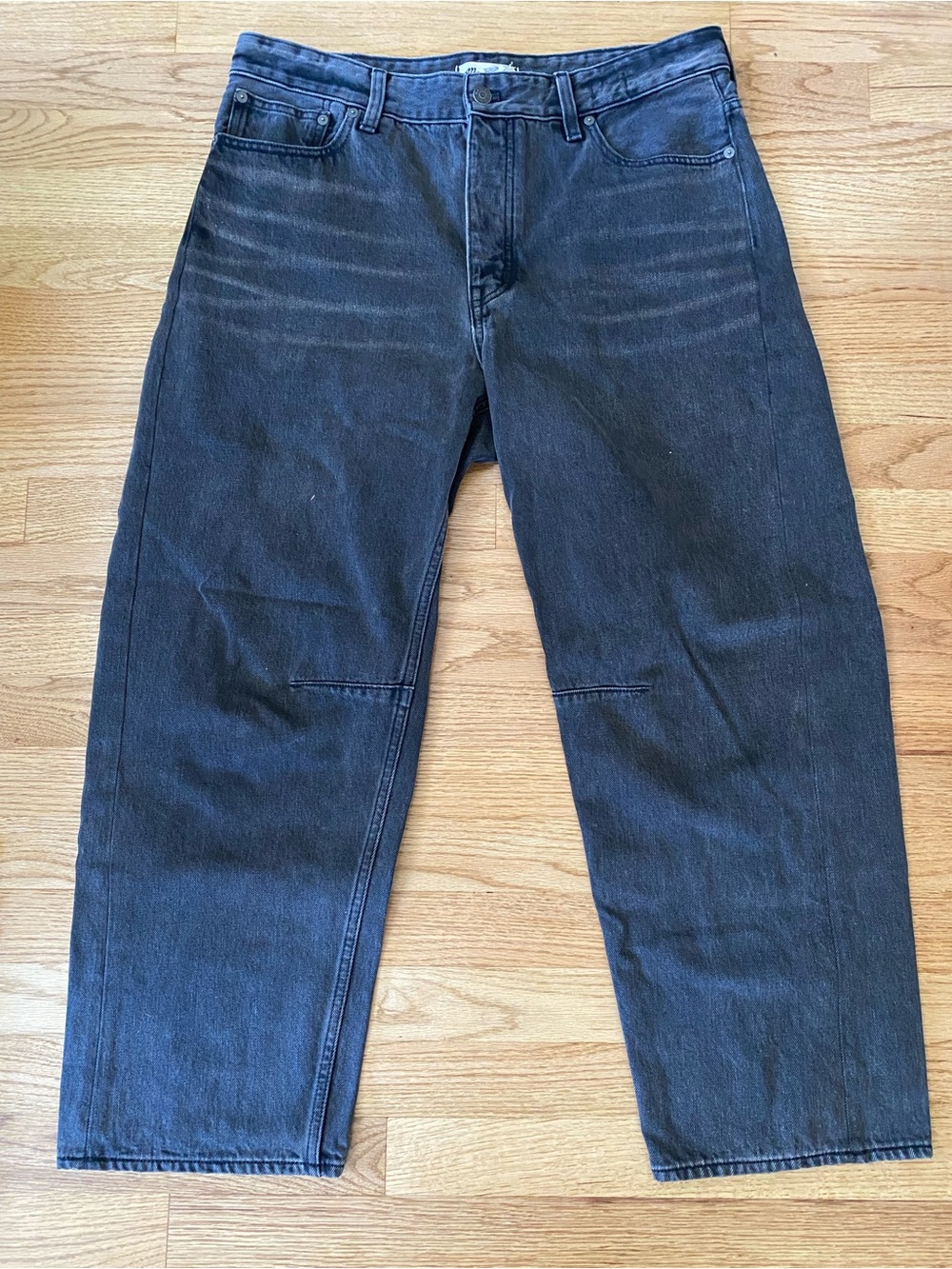 Madewell: Women’s- The Darted Barrel-Leg Jean
